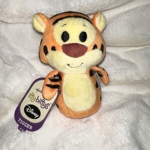Hallmark Itty Bittys Plush - Disney Winnie the Pooh - Tigger